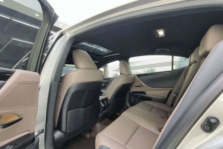 雷克萨斯ES 2021款 200 卓越版中控内饰7002