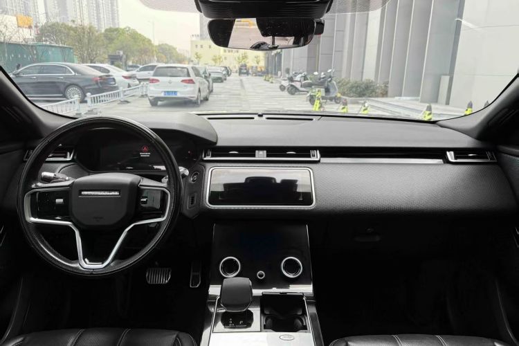 路虎 揽胜星脉 2021款 P250 熠黑珍藏版中控内饰7003