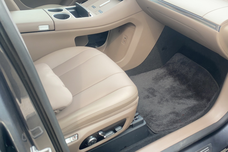 鸿蒙智行 智界R7 2025款 增程 251km Max局部细节41