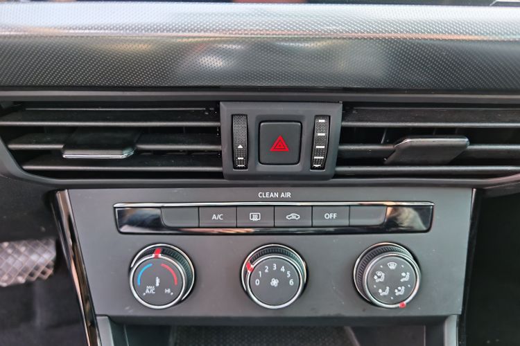 大众 帕萨特 2024款 280TSI 商务版中控内饰7005