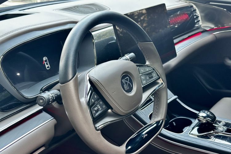 比亚迪 汉 2022款 EV 创世版 715KM前驱旗舰型中控内饰7001