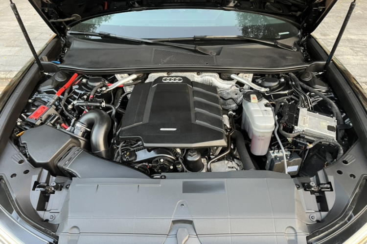 奥迪A6L 2019款 40 TFSI 豪华致雅型车身外观6009