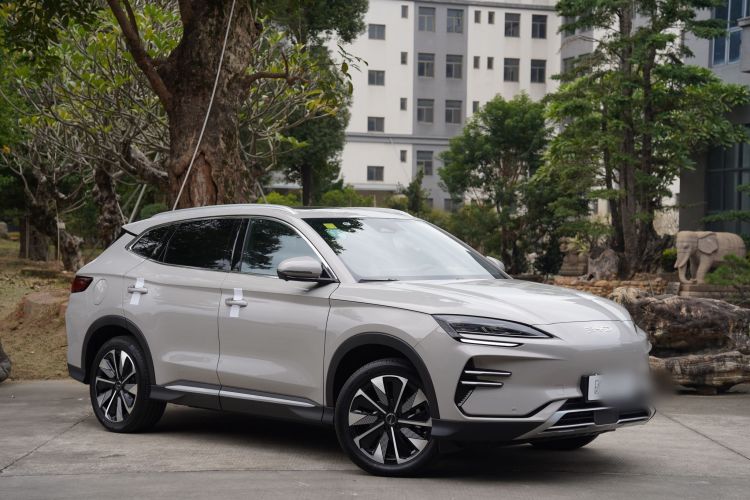 比亚迪 宋PLUS新能源 2025款 EV 605km 旗舰型车身外观6002