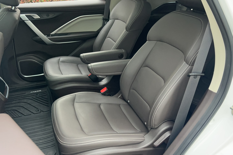 吉利汽车 嘉际 2021款 1.8TD DCT豪华型中控内饰7006