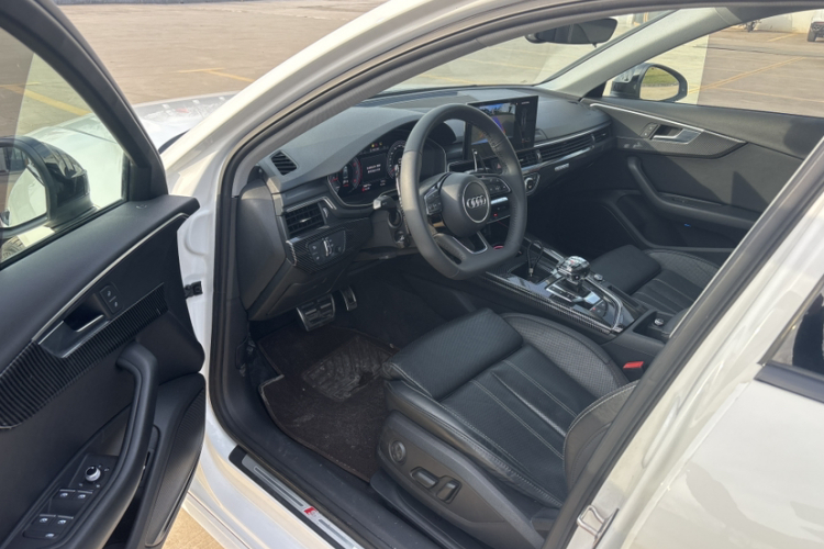 奥迪A4L 2020款 40 TFSI quattro 豪华动感型中控内饰7003