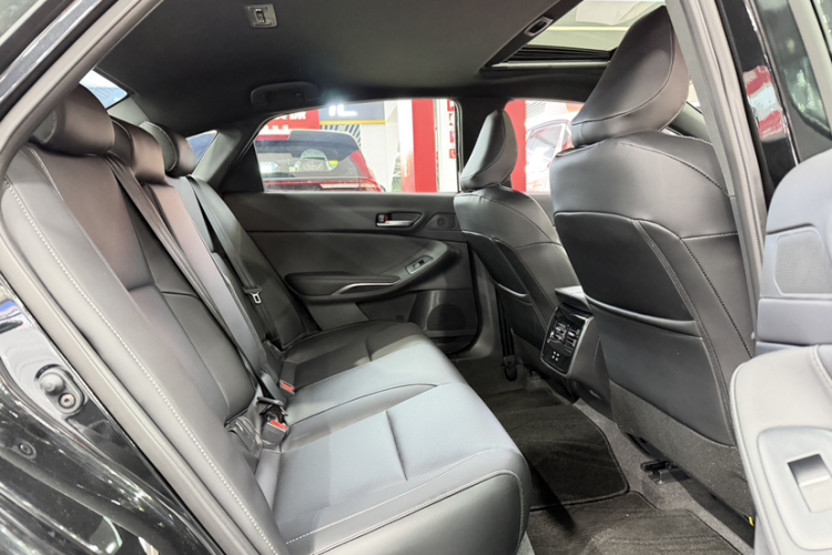 丰田 亚洲龙 2024款 2.0L 进取版中控内饰7010