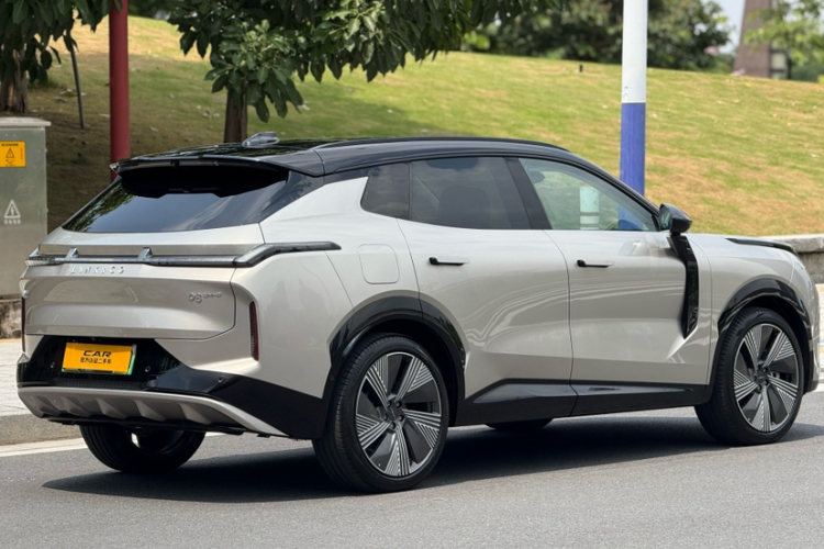 领克08 EM-P 2023款 220km 四驱性能Halo车身外观6002