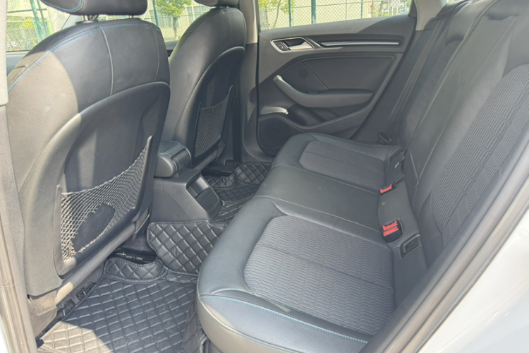 奥迪A3 2019款 Sportback 35 TFSI 时尚型 国V中控内饰7006
