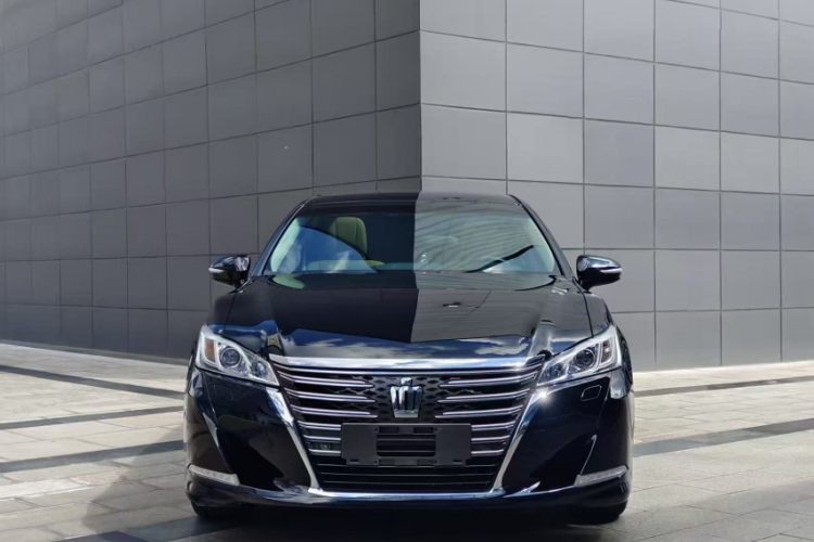 丰田 皇冠 2015款 2.0T 时尚版车身外观6001