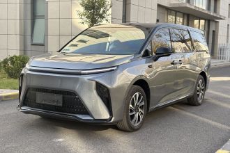 上汽大通MAXUS 大家9 2024款 超混 超长续航森林版 七座