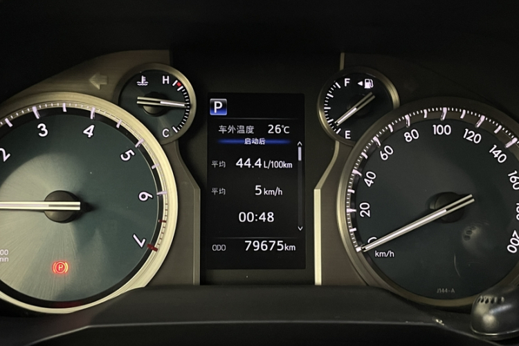 丰田 普拉多 2019款 3.5L 自动TX-L尊享版后挂备胎中控内饰15