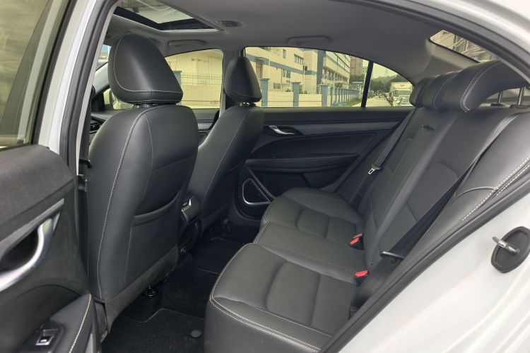 吉利汽车 帝豪 2021款 UP 1.5L 手动豪华型中控内饰7003