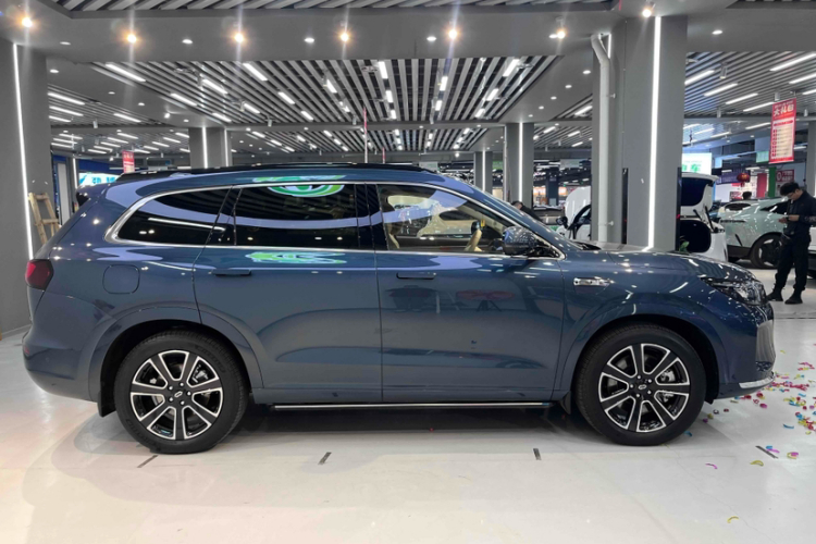 鸿蒙智行 问界M7 2024款 1.5T 智驾四驱Ultra版 5座车身外观6001