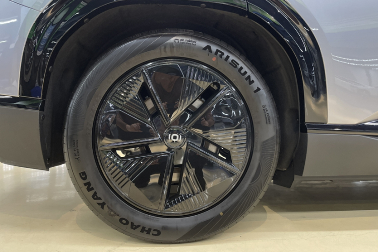 长安启源E07 2025款 增程 四驱 39kWh Max智驾版车身外观6011