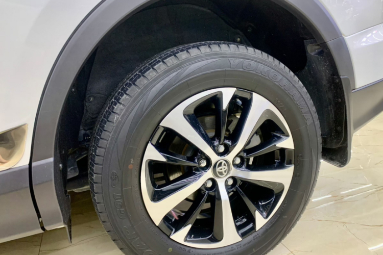 丰田 RAV4荣放 2016款 2.0L CVT两驱都市版 国V车身外观6004