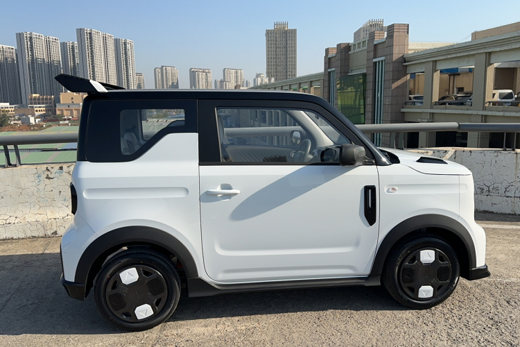 吉利银河 2025款 210km 熊猫卡丁车身外观6006