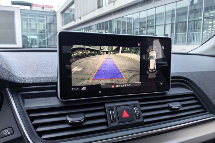 奥迪Q5L 2020款 改款 40 TFSI 荣享时尚型中控内饰7004