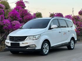 宝骏730 2016款 1.5L 手动豪华型 7座