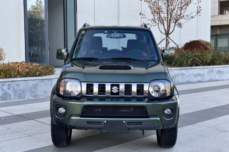 铃木 吉姆尼 2015款 1.3 AT JLX车身外观6010