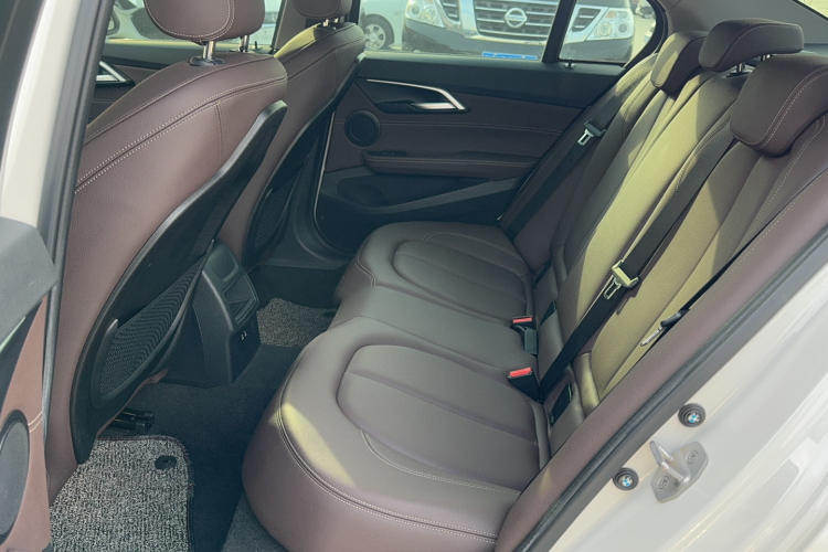 宝马1系 2020款 120i M运动套装中控内饰7002