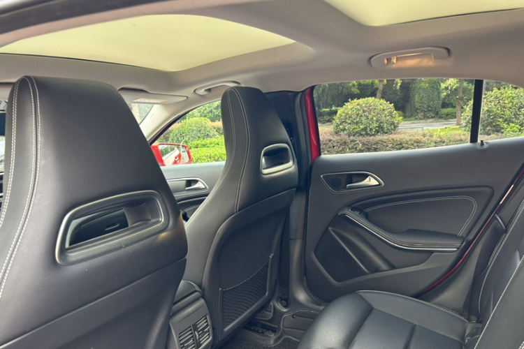 奔驰GLA 2015款 GLA 200 动感型局部细节13