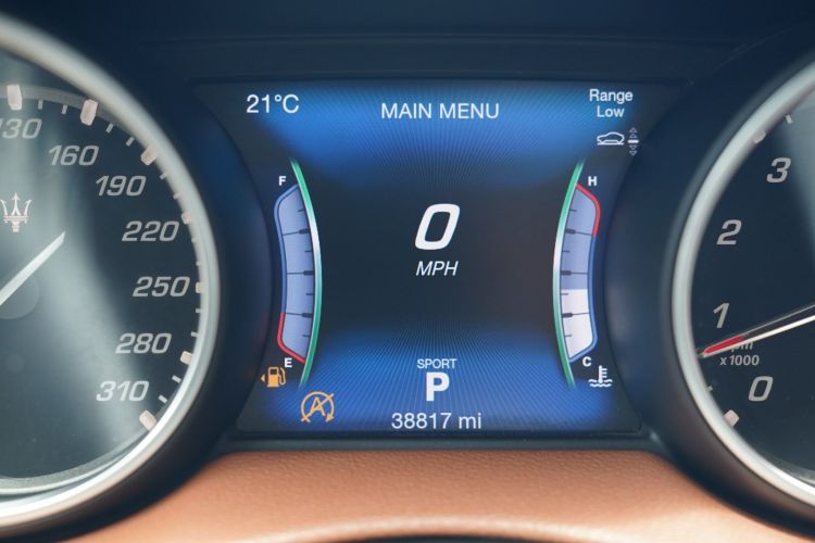 玛莎拉蒂 Levante 2016款 3.0T 标准型中控内饰15