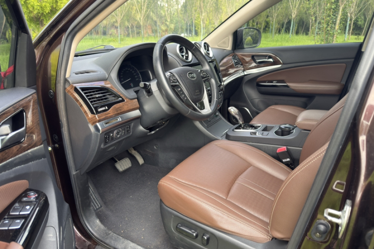 比亚迪S7 2016款 2.0T 自动尊贵型Plus中控内饰7010