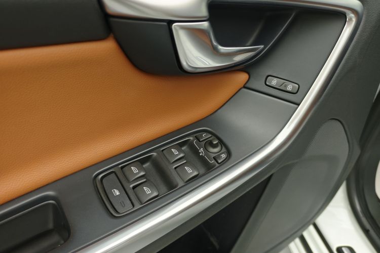 沃尔沃S60 2014款 S60L T5 智驭版局部细节9010