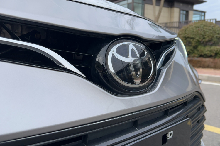 丰田 凯美瑞 2021款 2.5G 豪华版局部细节9008