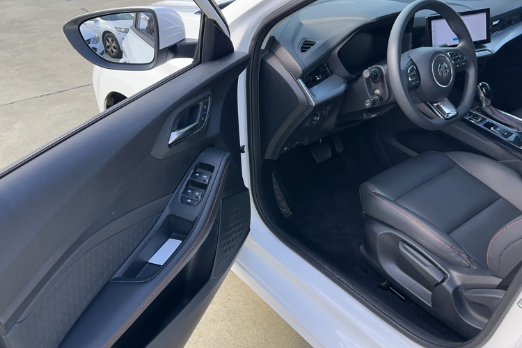 名爵 MG5 2023款 180DVVT CVT豪华版中控内饰7001