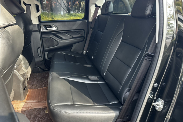 长城 炮 2023款 2.0T商用版自动柴油两驱精英型长箱GW4D20M中控内饰7001