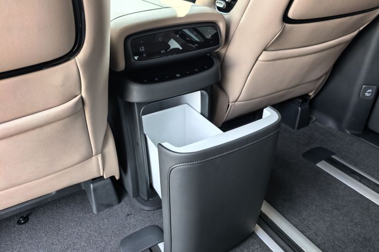 小鹏X9 2025款 740超长续航 Max中控内饰7006