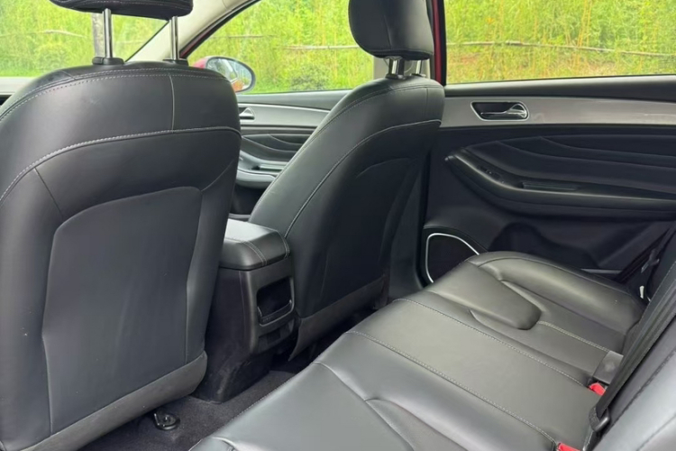 奇瑞 艾瑞泽5 2019款 改款PRO 1.5L CVT青春版 国VI中控内饰7002