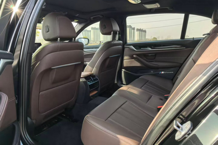 宝马5系 2018款 525Li M运动套装中控内饰7004