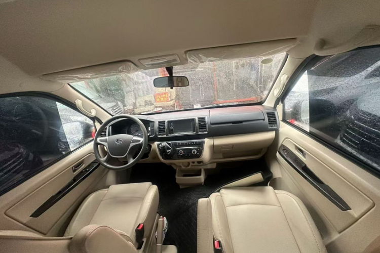 金龙 凯锐浩克 2022款 2.0L途悦舒适9座高顶1TZS中控内饰7001