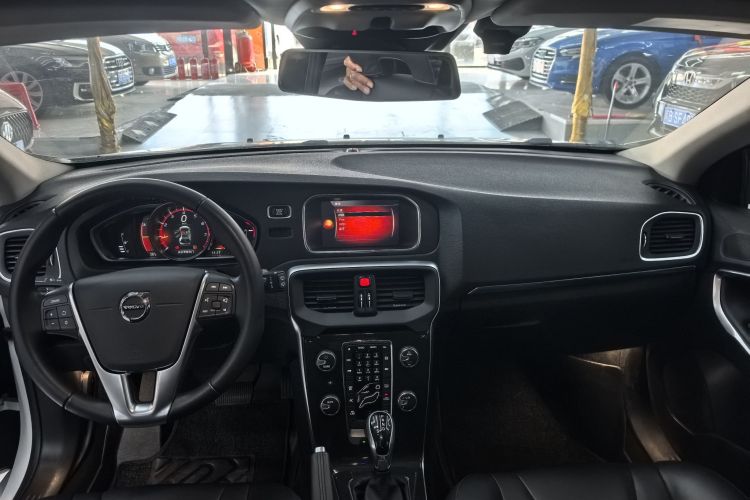 沃尔沃V40 2018款 T3 智逸版中控内饰7001