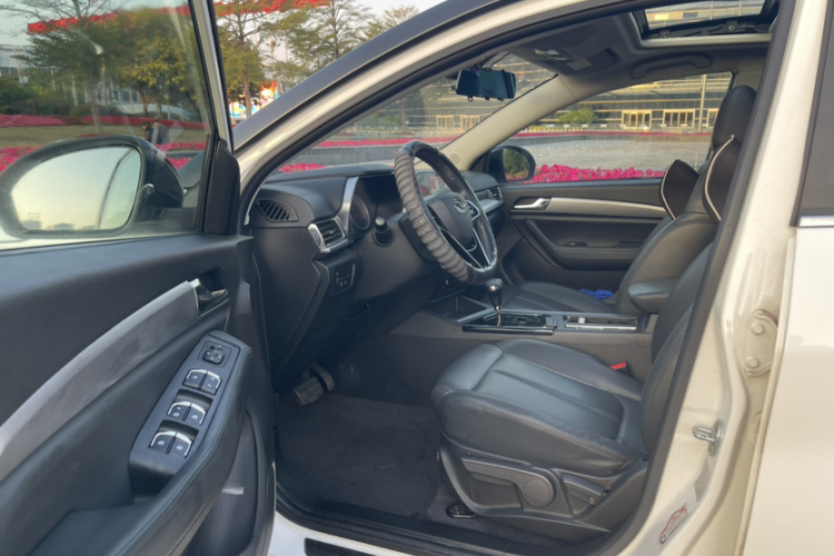 东南DX5 2019款 1.5T CVT豪华型中控内饰7009