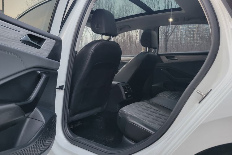 大众 速腾 2023款 300TSI DSG超越版中控内饰7007