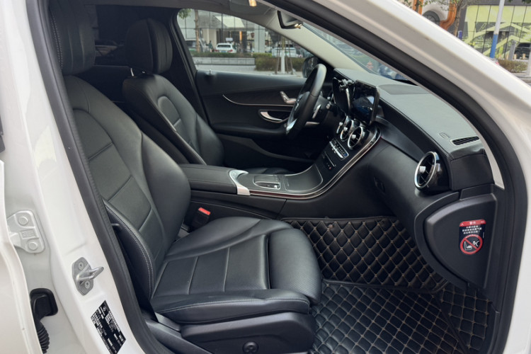 奔驰C级 2021款 C 200 L 时尚型运动版局部细节41