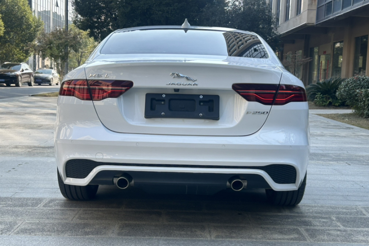 捷豹XEL 2022款 2.0T 250PS R-DYNAMIC S进取运动版车身外观6008