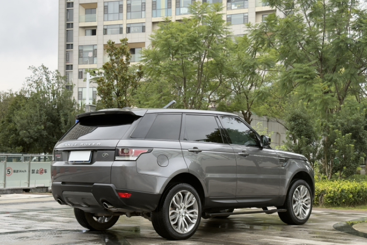 路虎 揽胜运动版 2016款 3.0 SC V6 HSE DYNAMIC车身外观6005