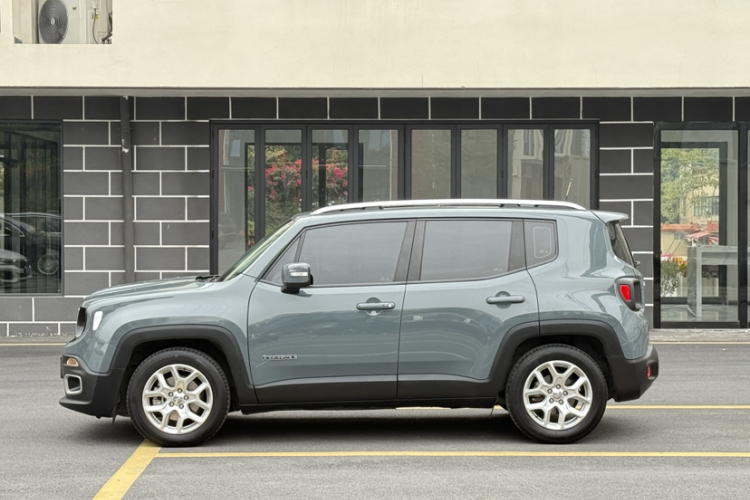 Jeep 自由侠 2016款 1.4T 自动劲能版+车身外观6006