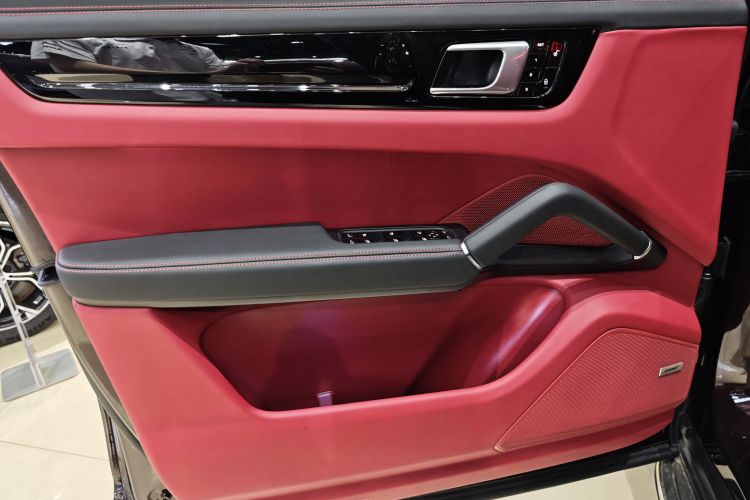 保时捷 2018款 Cayenne 3.0T中控内饰7008