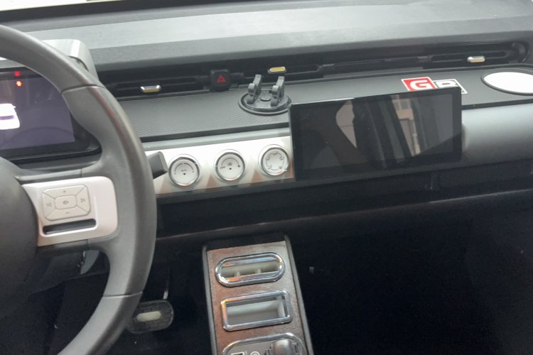 五菱汽车 宏光MINIEV 2022款 GAMEBOY 200km 玩咖款 磷酸铁锂局部细节16