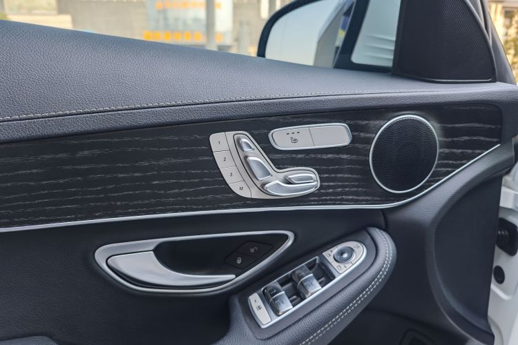 奔驰C级 2021款 C 260 L 运动版中控内饰7006