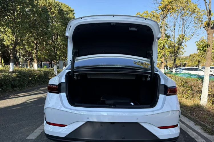 比亚迪 秦PLUS 2025款 DM-i 智驾版 55KM领先型中控内饰7013