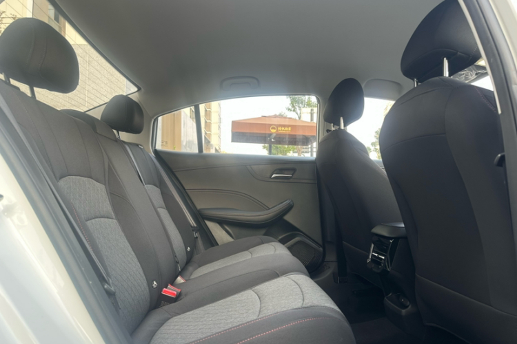 荣威i5 2023款 1.5L 手动舒享版中控内饰7008