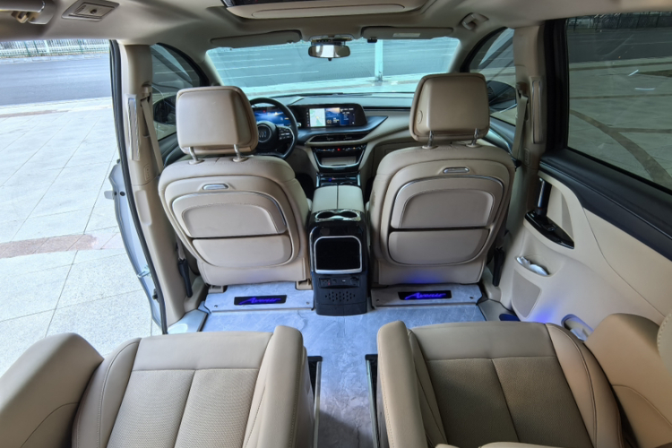 别克GL8新能源 2025款 陆尚 尊享版 7座中控内饰7003