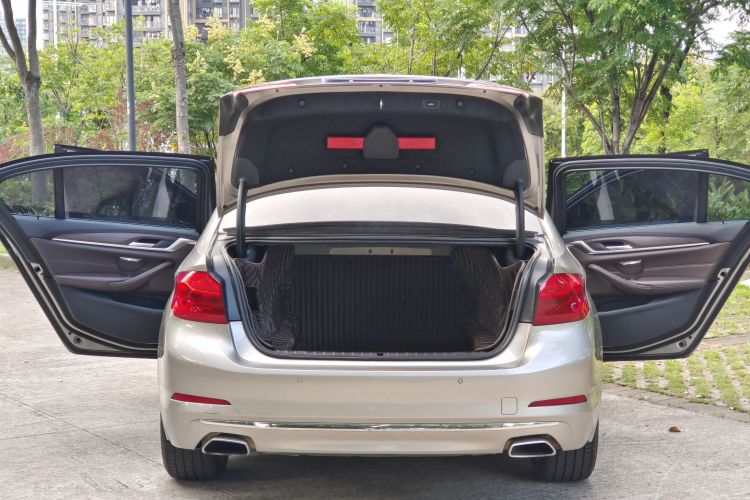 宝马5系 2018款 改款 530Li 领先型 豪华套装局部细节23