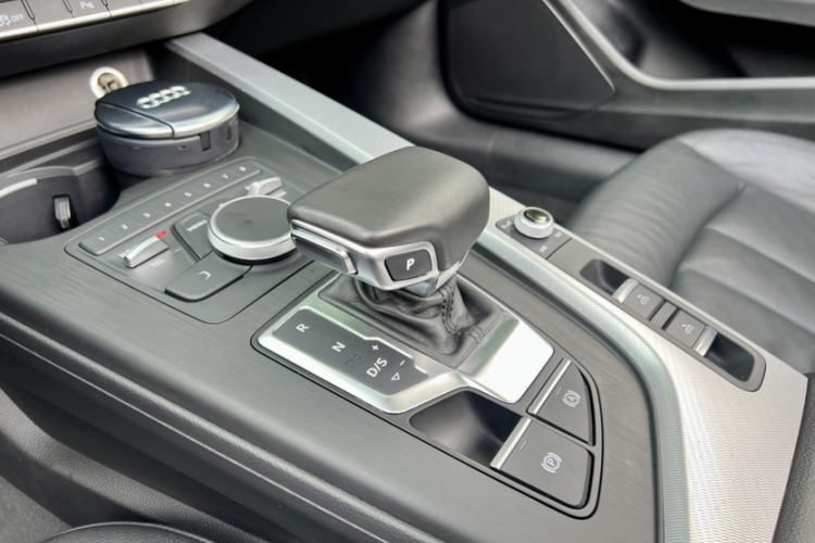 奥迪A5 2017款 Cabriolet 40 TFSI 时尚型中控内饰7005